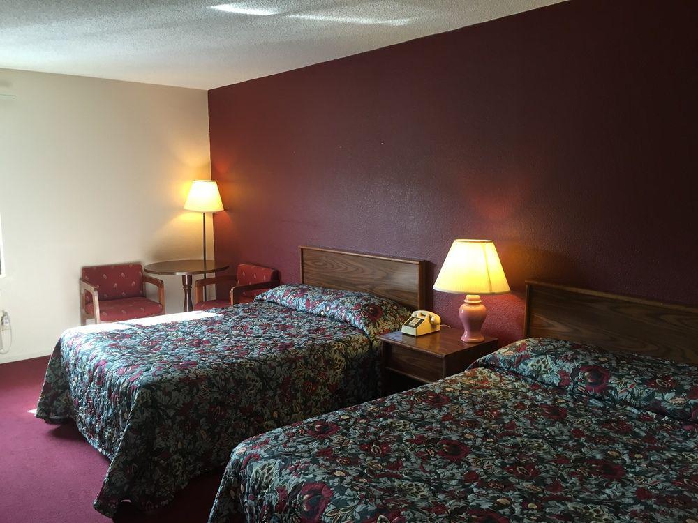 Red Roof Inn Hillsville Buitenkant foto