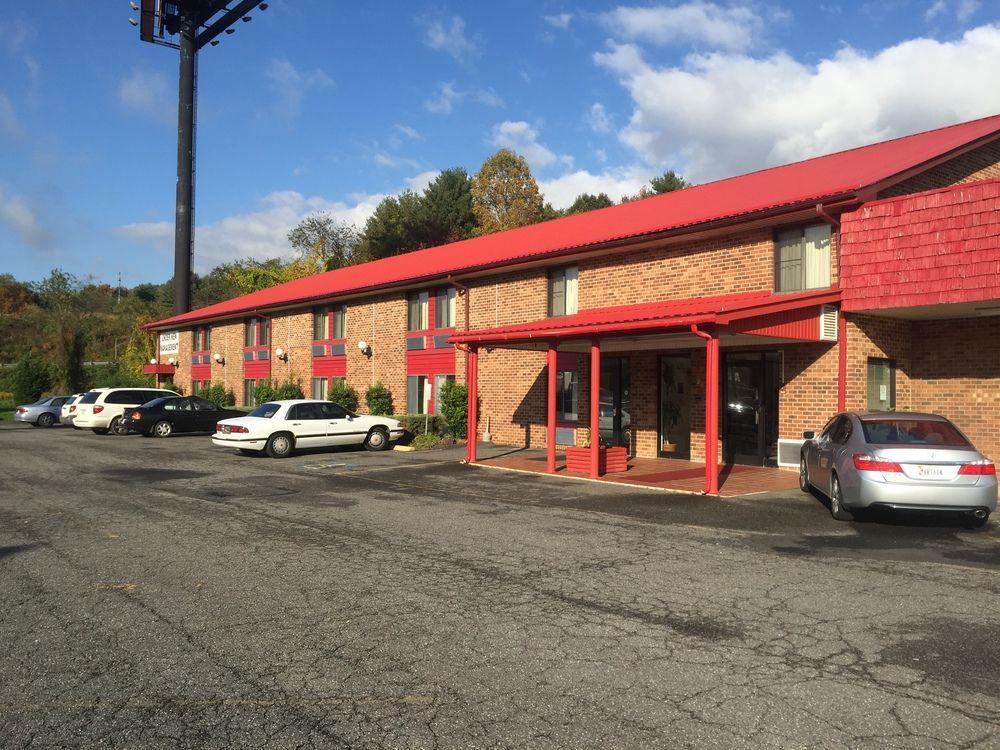 Red Roof Inn Hillsville Buitenkant foto