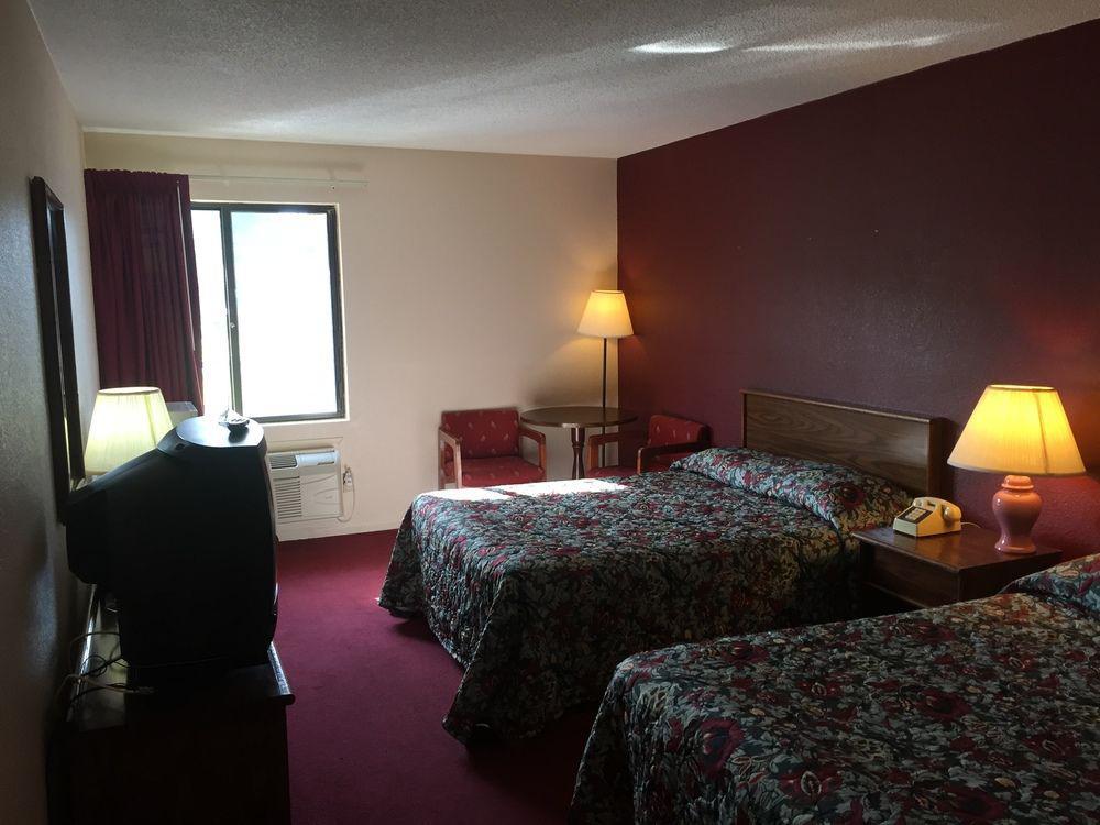 Red Roof Inn Hillsville Buitenkant foto