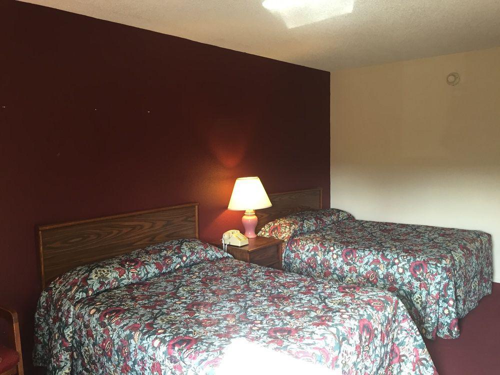 Red Roof Inn Hillsville Buitenkant foto